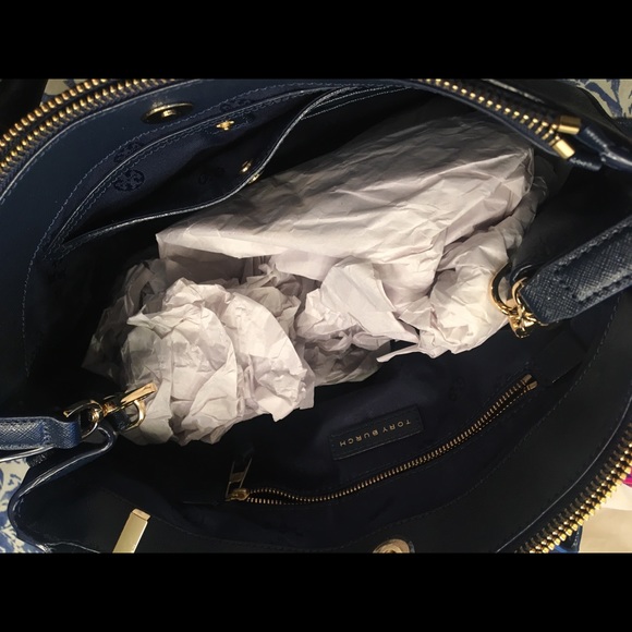 ROBINSON MINI DOUBLE ZIP TOTE IN HUDSON BAY(NAVY) - Picture 5 of 7